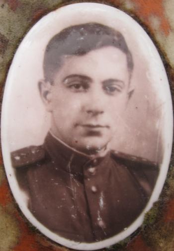 капитан Черницкий Пиня Мовшевич кавалер ордена Отечественной Войны убит 1944 